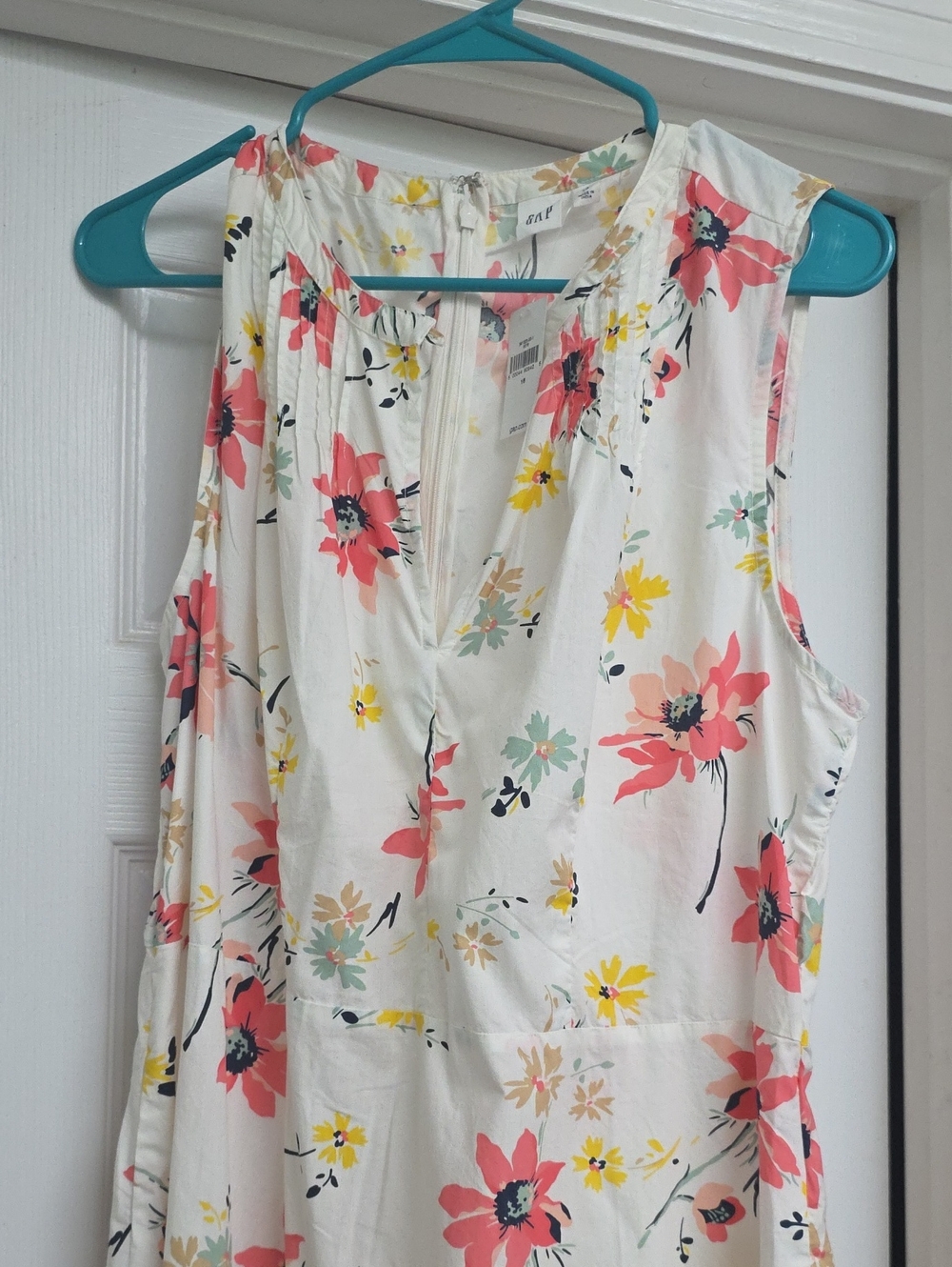 GAP White Floral Sleeveless V-Neck Top with Coral, Yellow & Mint Flowers